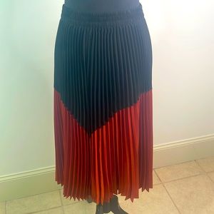 Pleated Two Colored Skirt